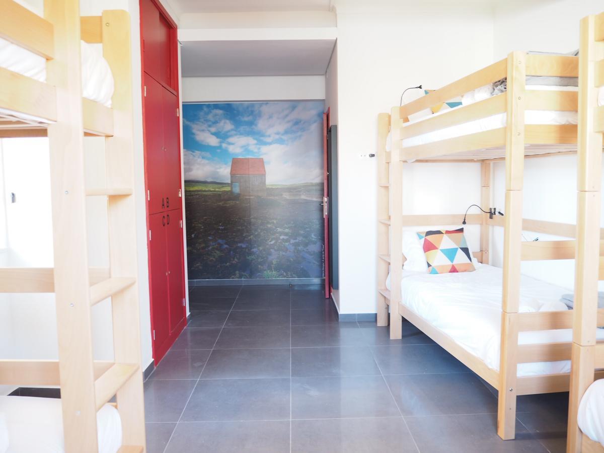 Globo Happy Hostel Angra do Heroismo